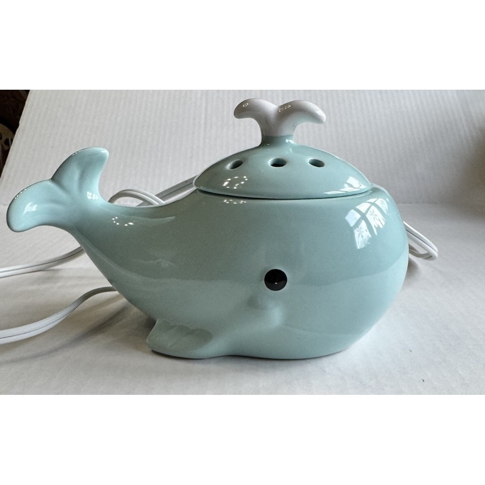 Scentsy Whale Candle Wax Warmer Ocean Blue Ceramic Aromatherapy Electric HG47